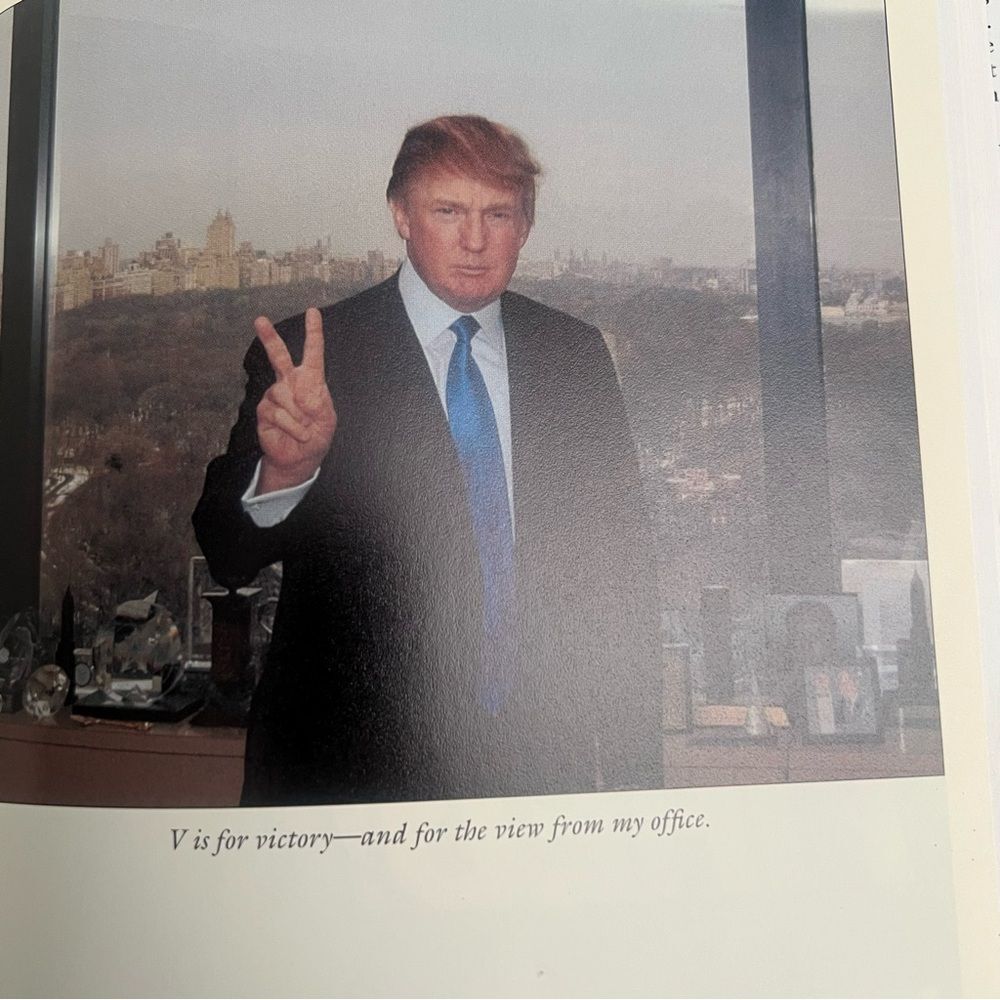 TRUMP Think Like a Billionaire Hardcover 2004 Wealth Creation Entrepreneurship - Picture 9 of 14